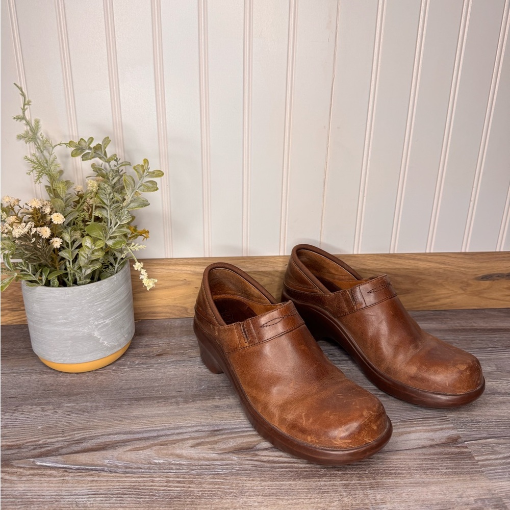 Ariat Womens Leather Professional Brown Clogs Slip On Round Toe Non Slip Size 8